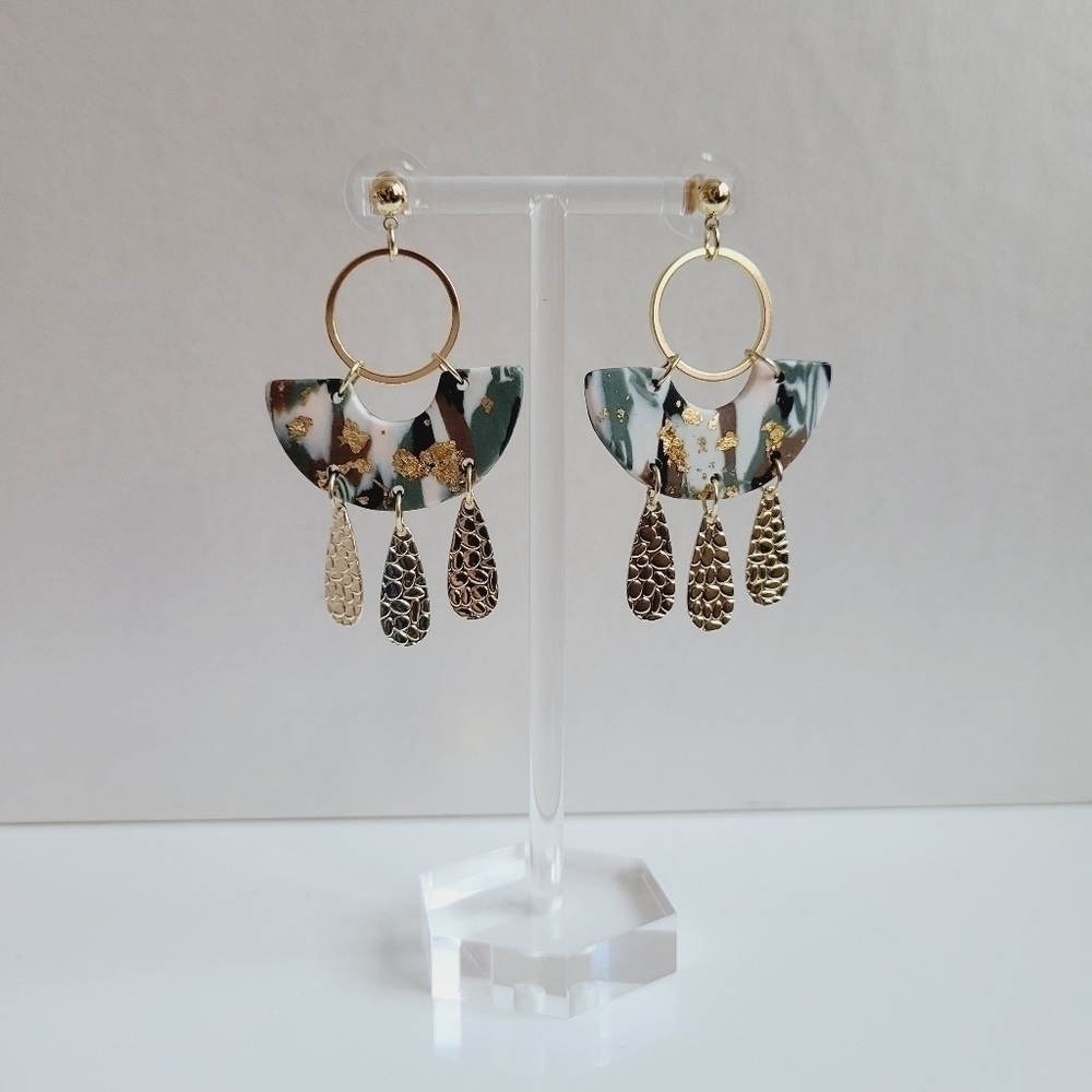 NWT Geometric Gold Tone Dangle Earrings